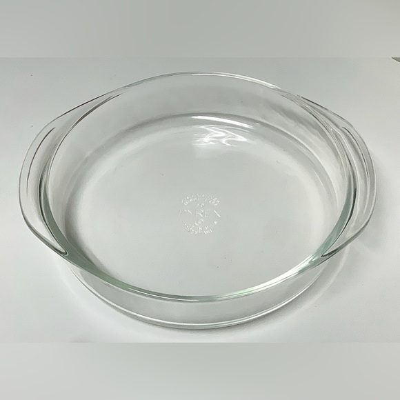 Mid Century Vintage Pyrex 221 8 1/4" Double Handled Tempered Glass Casserole - Picture 4 of 7
